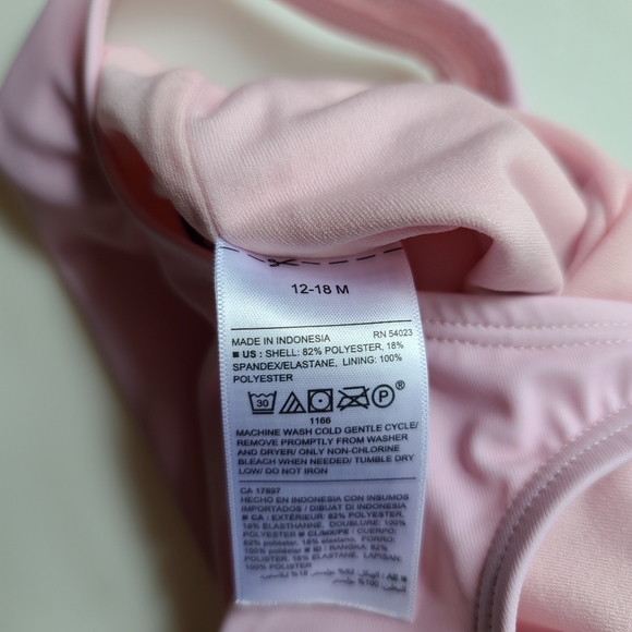 Old Navy one piece swim suit 12-18 months - Picture 4 of 4